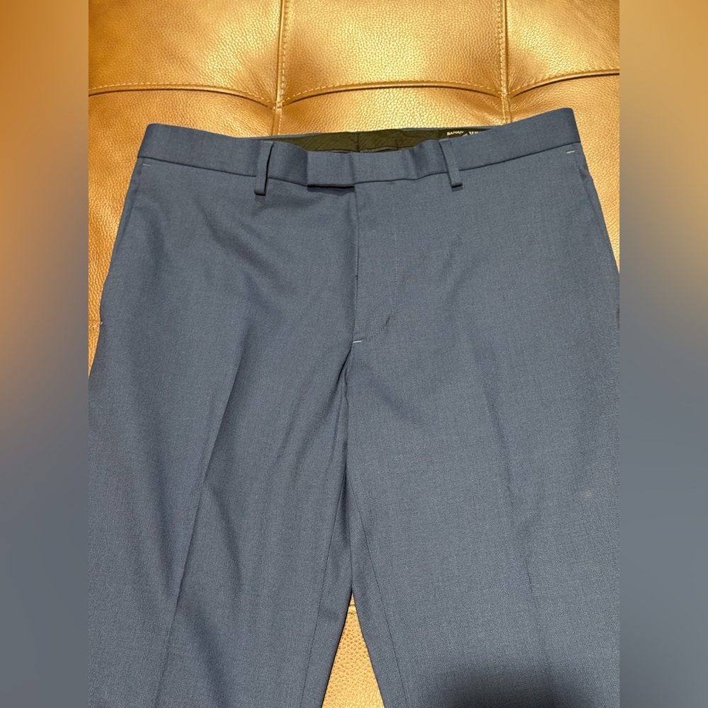 Banana Republic Men's Slate Blue Flat Front Shorts